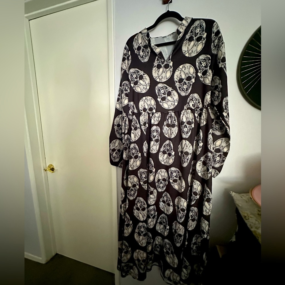 Skull Printed Notched Neck A-Line Dress With Ruffle Hem maxi sz 2x